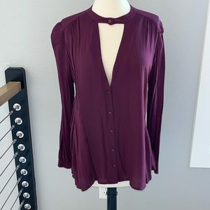 Lush keyhole button, textured flowy blouse